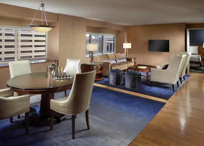 Omni Hotel 4*