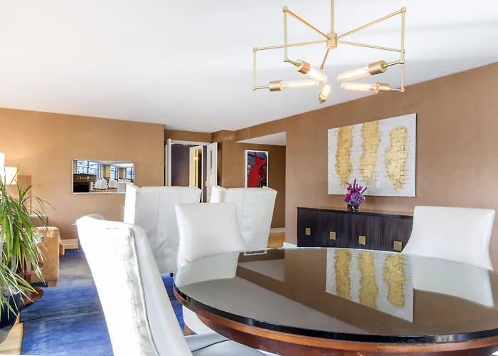 Omni Hotel 4*